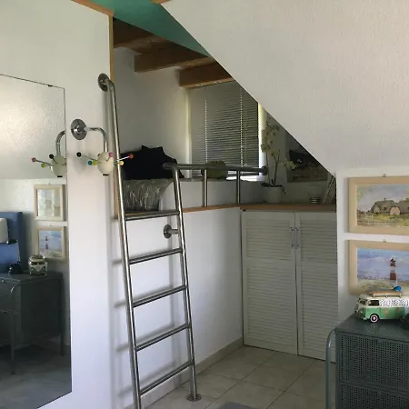 Schwalbenrast * Lembruch